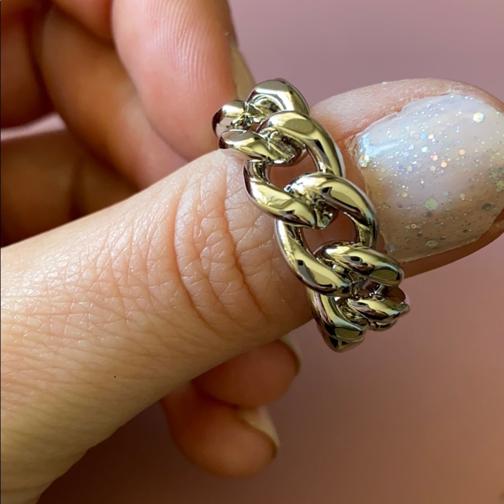 Chain link ring